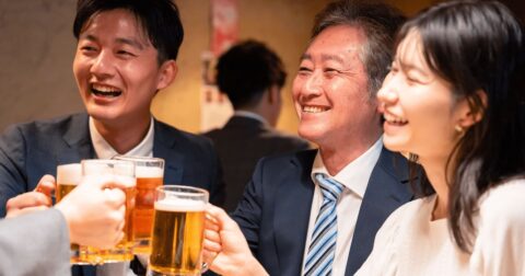 飲み会で頭の悪い人は、すべてに反応する。では、頭のいい人が無意識にやっていることは？ – 頭のいい人が話す前に考えていること