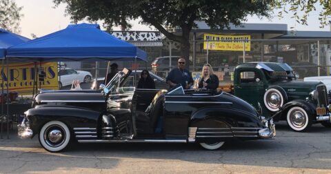 「車高が地面につくほど低い！」「ピカピカに光ってる…」LAの街で見た、古き良きアメ車マニアたちの“レジェンド級”なこだわり – News&Analysis