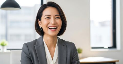 嫌なことを引きずらないたった1つのコツ – 101歳、現役の化粧品販売員 トモコさんの一生楽しく働く教え