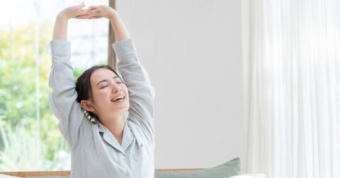 【睡眠改善】シーツの下に敷くだけで、目覚めが劇的に変わる「オーバーレイ」の正体 – とにかくぐっすり眠りたい