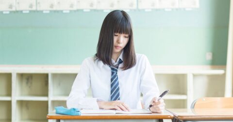 「世の中、理系が上で、文系は下みたいな空気を感じます。そんなに文系っていけないんですかね」。文理に優劣はあるのか – 17歳のときに知りたかった受験のこと、人生のこと。