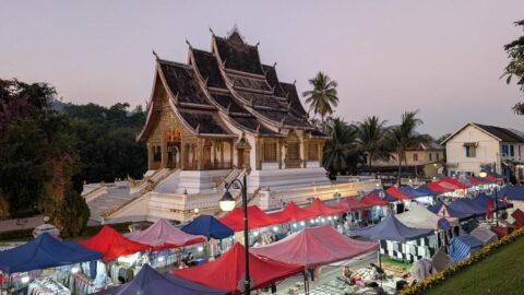 中国色に染まるラオス｢欧米旅人の楽園｣が大変貌 | 旅行 | 東洋経済オンライン