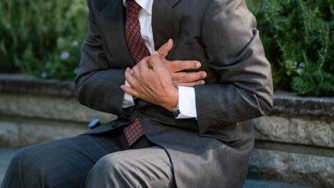 25時帰宅､倒れた後も｢月80時間残業｣教員の叫び | 学校という身近な”異世界”の物語「知られざる教員のリアル」 | 東洋経済オンライン