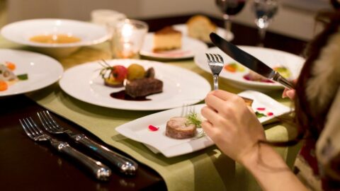 自己啓発本より”学び”になる食事時間の使い方 | グルメ・レシピ | 東洋経済オンライン