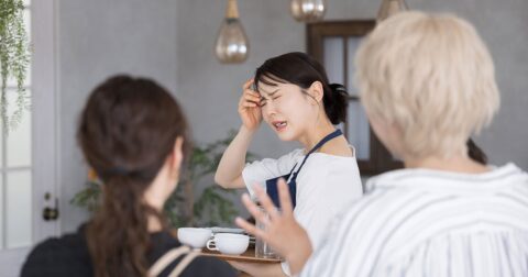 日本の「飲食店」は働きすぎている…外国人が衝撃を受けた日本ならではの“すごい光景” – インド人は悩まない