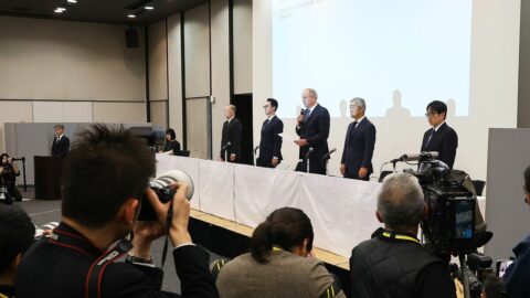 プルデンシャル会見｢攻めたスーツ｣に批判の訳 | 今さら聞けないビジネスファッションの作法 | 東洋経済オンライン