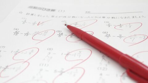 冬が稼ぎ時！添削指導員の容赦なき給与事情 | リーダーシップ・教養・資格・スキル | 東洋経済オンライン