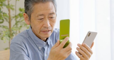 【一発アウト】故人のスマホはすぐ解約しないで！ 相続の「絶対NG行動」3選 – ぶっちゃけ相続「手続大全」【増補改訂版】