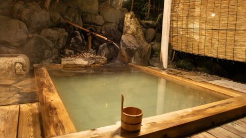 ほぼ初対面50代女子”箱根の湯”で｢自意識の解放｣ | くらたまの「人生後半、独り旅」 | 東洋経済オンライン