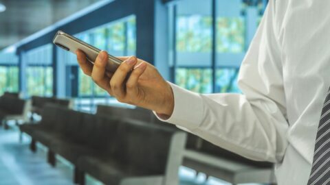 ｢休み連絡がLINEで来た｣部長激怒”若手の言い分” | リーダーシップ・教養・資格・スキル | 東洋経済オンライン