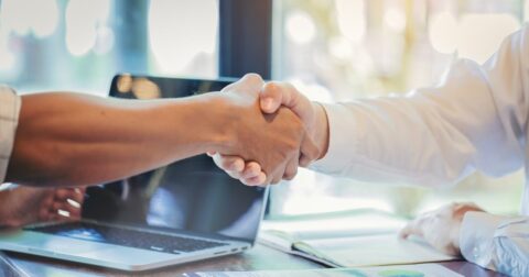 優れたリーダーがやっている、信頼を爆上げする「訂正」の技術 – 組織の違和感 結局、リーダーは何を変えればいいのか？