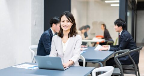 【悩んでる同僚を見かけたらどうする？】仕事ができる人とできない人の決定的な差 – 仕事ができる人の頭のなか