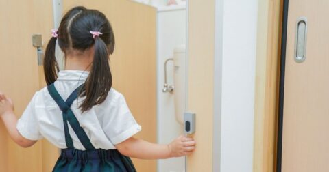 小学校低学年の35パーセントが「おもらし」をしてしまう。親ができる、たった一つの声かけとは？ – まいにちがたのしくなるおやくそく できるかな？