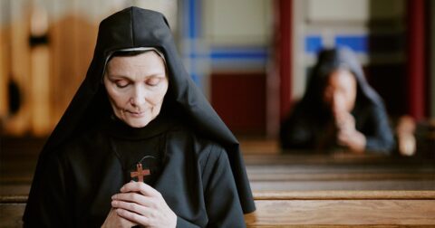 修道女の死後、ホルマリン漬けされた脳を解剖してみると…衝撃の結果が明らかに【アルツハイマー病研究】 – ニュースな本