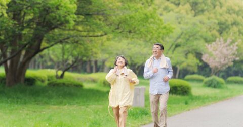 認知症予防のウォーキングの効力を「さらにアップ」させる手軽な方法 – ニュースな本