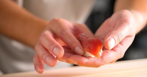 【すしを食べるとき】普通の人は「ネタの良さ」で選ぶ。では、美食家は何を重視している？ – 美食の教養