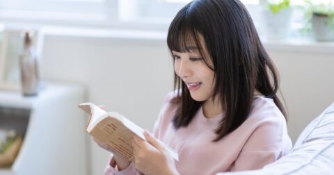 「カリスマ的なリーダー」と「控えめなリーダー」、成功するのはどっちか？ – 定番読書