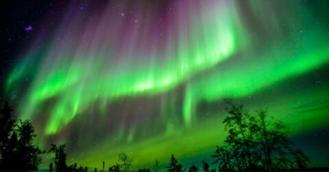 オーロラは緑色じゃない!? 肉眼で見た「リアルな色」、こりゃまるで… – Lifestyle Analysis