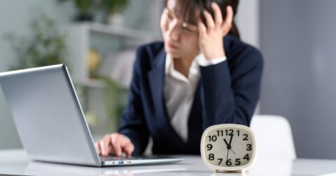 「忙しいのにさっぱり前に進めない人」の特徴・ワースト1 – THE WEALTH LADDER 富の階段