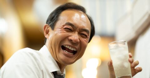 「仕事の邪魔」だった酒は、いつから娯楽ではなく仕事になったのか？【社会学者が解説】 – ニュースな本