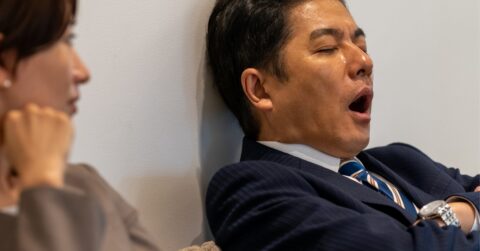 新卒初任給42万円で「働かないおじさんの楽園」が崩壊！→それでも日本経済にプラスしかないワケ – 情報戦の裏側