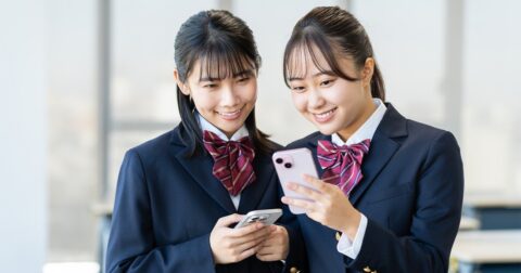 「AndroidよりiPhoneがいい！」「高いからダメ」親子の対立を招く子どものスマホデビュー、どちらを選ぶべき？ – 大人が知らない若者ネット事情