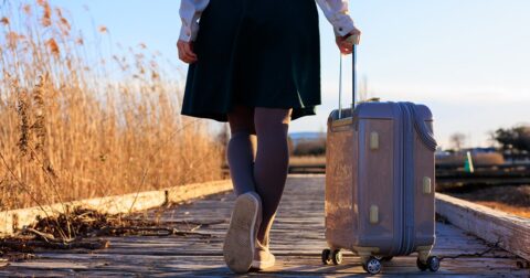 「あの人から教えてもらったのは1つだけ」17歳で妊娠、DV…野宿になった少女が語ったあまりにも悲しい「母の記憶」 – ニュースな本