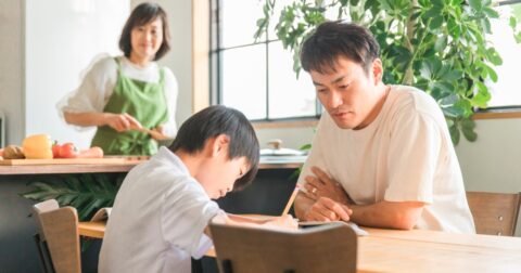 【厳禁】「子どもをダメにする親」に共通する行動、ワースト1 – 赤ペン先生のほめ方