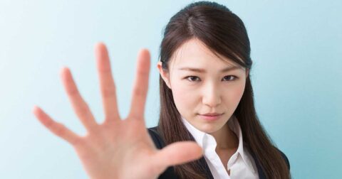 【精神科医が教える】離れるだけで人生が好転する…あなたの人生を狂わす“エネルギー泥棒”の特徴 – 精神科医Tomyが教える　１秒で不安が吹き飛ぶ言葉