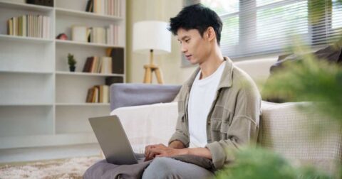 【30歳で気づけるか】人生を後悔しないために知っておくべき、たった1つのこと – 人生は気づかぬうちにすぎるから。「自分第一」で生きるための時間術