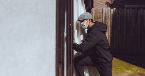 「泥棒に狙われやすい家」の共通点とは？ベランダ、軒下、郵便受け…犯人にこっそり「下見」されている意外な場所 – Lifestyle Analysis