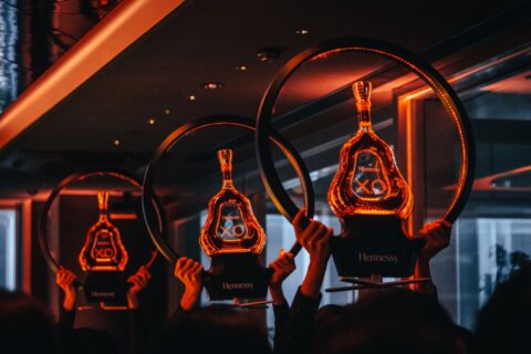 ヘネシーX.Oの伝統と革新を照らすルミナスボトルが新登場