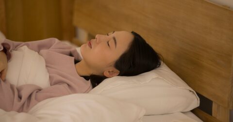 一生目が覚めないかもしれないのに、なぜ人は毎日安らかに眠れるのか？【哲学者が語る「信仰」の本質】 – ニュースな本