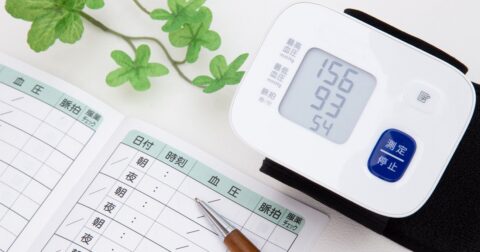 複数の降圧薬を飲んでも下がらない高血圧に新治療、「腎デナベーション」とは？ – カラダご医見番