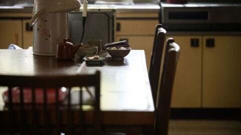 ｢何を食べているのか｣素朴な疑問の先にある複雑な現実を刻む旅…川内有緒『ロッコク・キッチン』