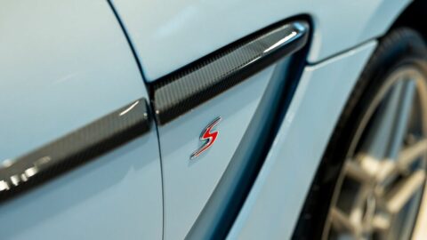 アストンマーティン｢S＝Sport｣ではない意義 | 高級車 | 東洋経済オンライン