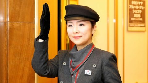 日本橋高島屋｢エレベーター係｣今も活躍するワケ | 百貨店・量販店・総合スーパー | 東洋経済オンライン