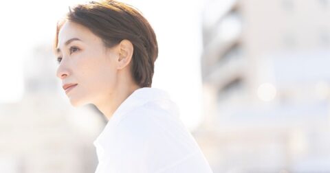 「それっぽいもの」は最悪だ。心を殺さず違和感を唯一無二のアイデアに変える仕事術 – あなたにしか作れないけれど、世界に通用してしまう 脚本の教室