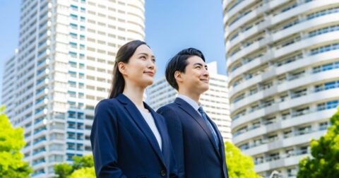 三井不動産と三菱地所、不動産2社「採用大学」ランキング2025！少数精鋭の業界に人材を輩出するトップ3は？ – 注目ランキング