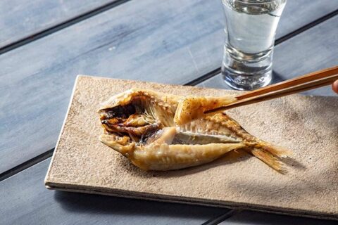 【脂少なめで旨味が凝縮】干物の四番打者「エボダイ」を、見栄えのいい”背開き”で極める