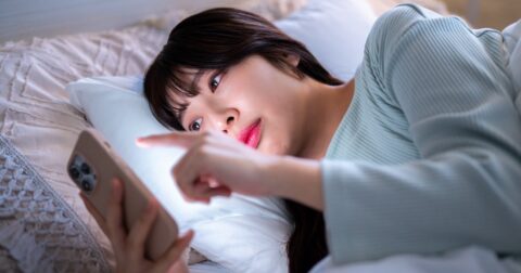 なぜ私たちはスマホばかり見てしまうのか？ – 私たちはなぜ「やるべきこと」をやれないのか、「やめたいこと」をやめられないのか