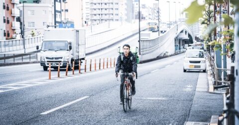 「自転車は車道を走れよ！」と頭ごなしにキレる人が見落としている“2文字”【4月から法改正】 – それって本当？クルマの「当たり前」