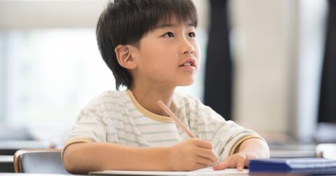 「男の子が成長する家庭」の親が“すぐに手を貸さないワケ” – 男の子の学力の伸ばし方