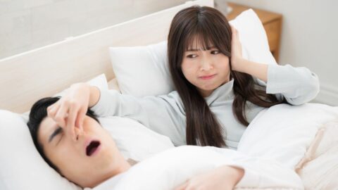 まずは｢いびきかいてるよ､大丈夫?｣の声かけから…悩ましい《パートナーのいびき》を止める対策5つ | ライフ | 東洋経済オンライン