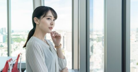 【一流と二流の分岐点】感情をスマートに調節できる人の魔法・トップ1 – STOP OVERTHINKING