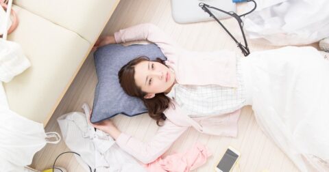 私たちはなぜ、ものを捨てられないのか？ – 私たちはなぜ「やるべきこと」をやれないのか、「やめたいこと」をやめられないのか