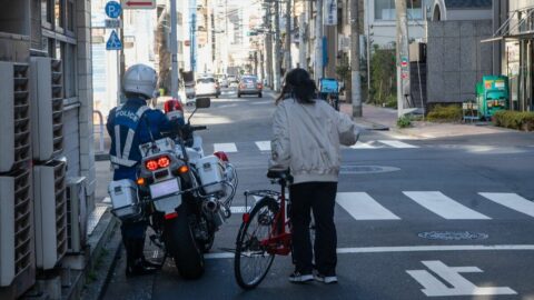 4/1｢自転車に青切符｣が導入された背景は何か？ | 桃田健史の「クルマとエネルギー」の未来 | 東洋経済オンライン