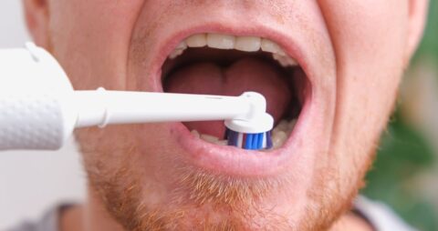 高価な「電動歯ブラシ」を買って満足している人が知らない事実【歯科医が教える】 – ニュース3面鏡