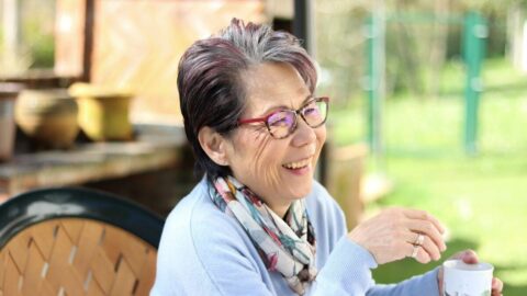 ｢英国美男子と駆け落ち｣73歳女性の”壮絶な50年” | リーダーシップ・教養・資格・スキル | 東洋経済オンライン