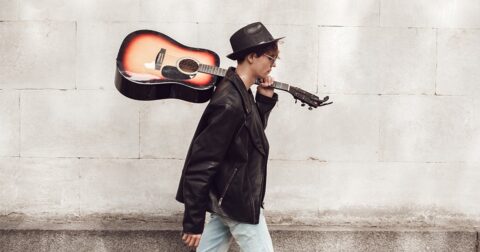 売れない芸人を「夢追い人」と見下す人がハマる“数字信仰”の落とし穴 – ニュースな本